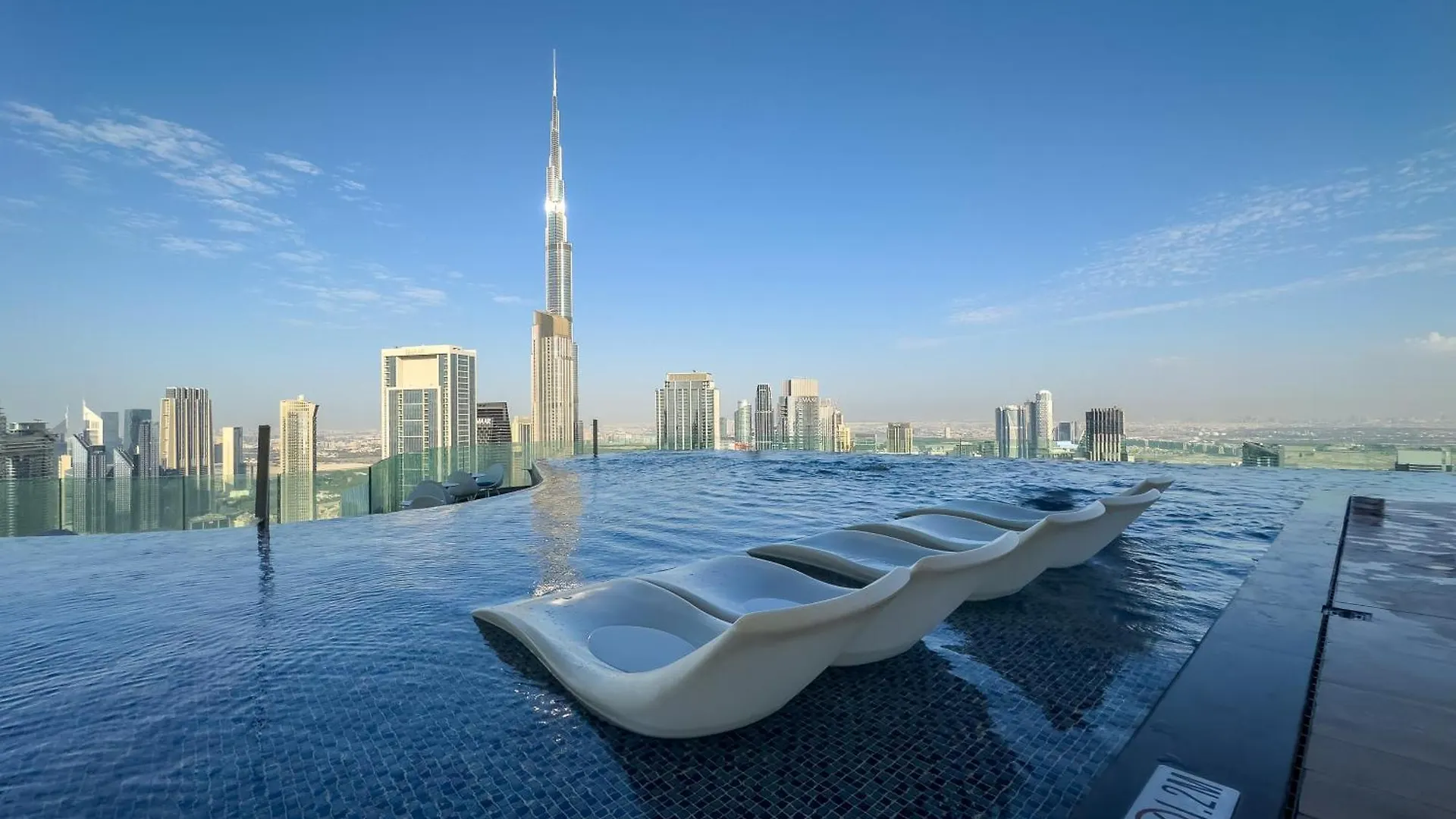 Elite Rooftop Pool And Burj Khalifa Panorama Balcony 2Br Apartment In Paramount Hotel Midtown Dubai United Arab Emirates