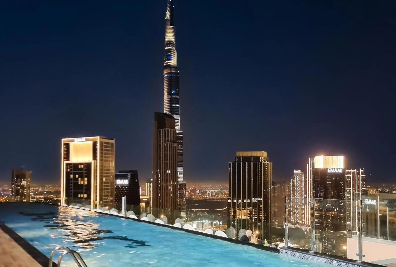 Elite Rooftop Pool And Burj Khalifa Panorama Balcony 2Br Apartment In Paramount Hotel Midtown Dubai United Arab Emirates