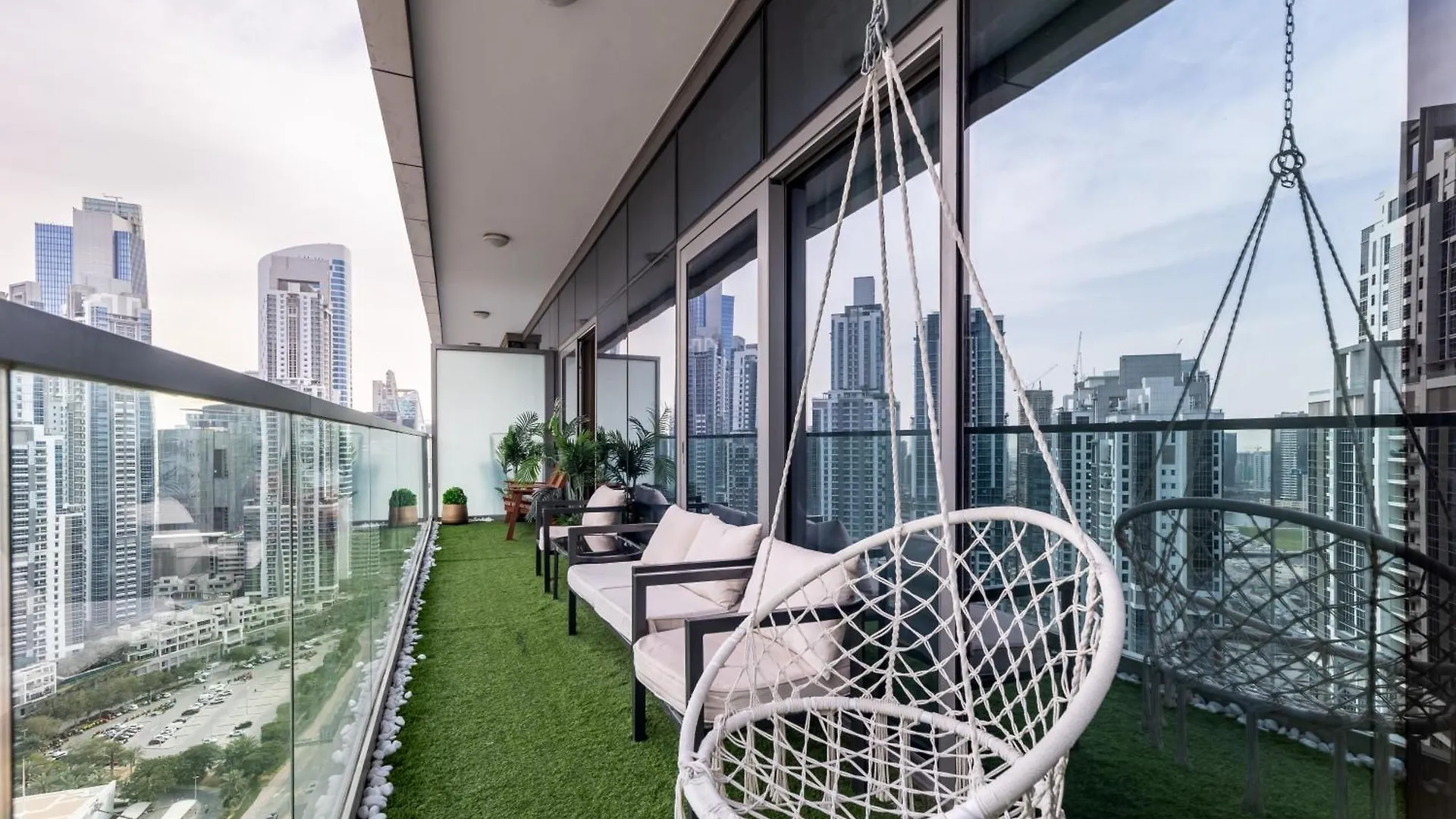 Elite Rooftop Pool And Burj Khalifa Panorama Balcony 2Br Apartment In Paramount Hotel Midtown Dubai United Arab Emirates